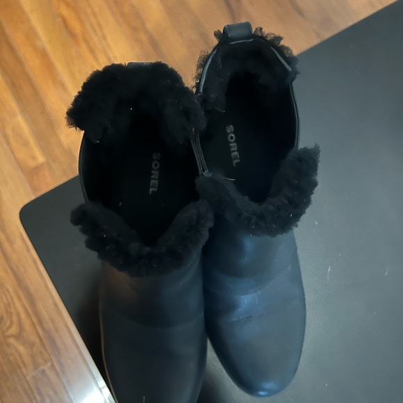 Sorel boots - Picture 4 of 4